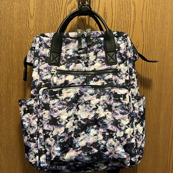 Baggallini Floral Backpack - Picture 1 of 10